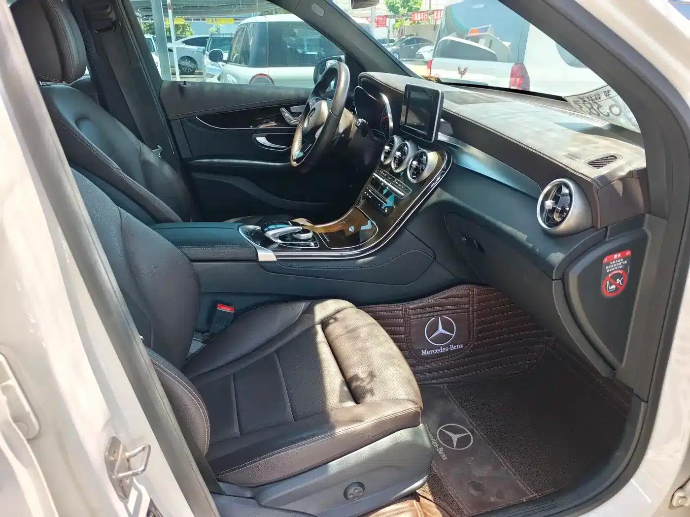 2017 Mercedes-Benz GLC 260 4MATIC Dynamic — миниатюра 14
