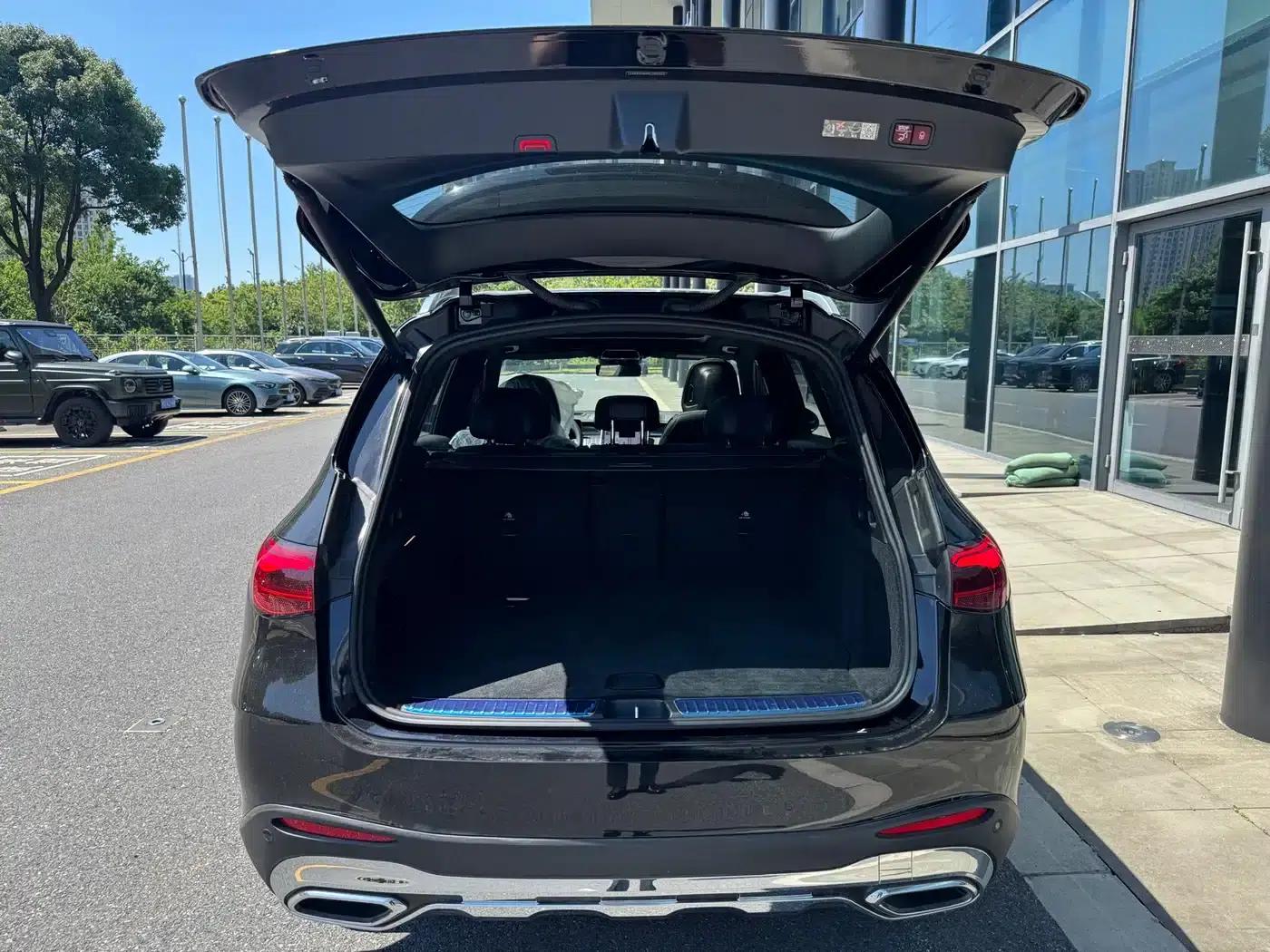 Mercedes-Benz GLC 2023 Facelift GLC 300 L 4MATIC Luxury 5-Seater — миниатюра 6