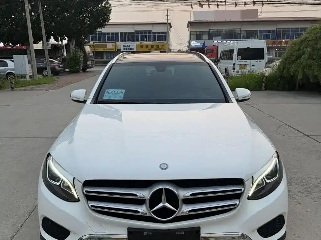2017 Mercedes-Benz GLC 260 4MATIC Luxury — миниатюра 2