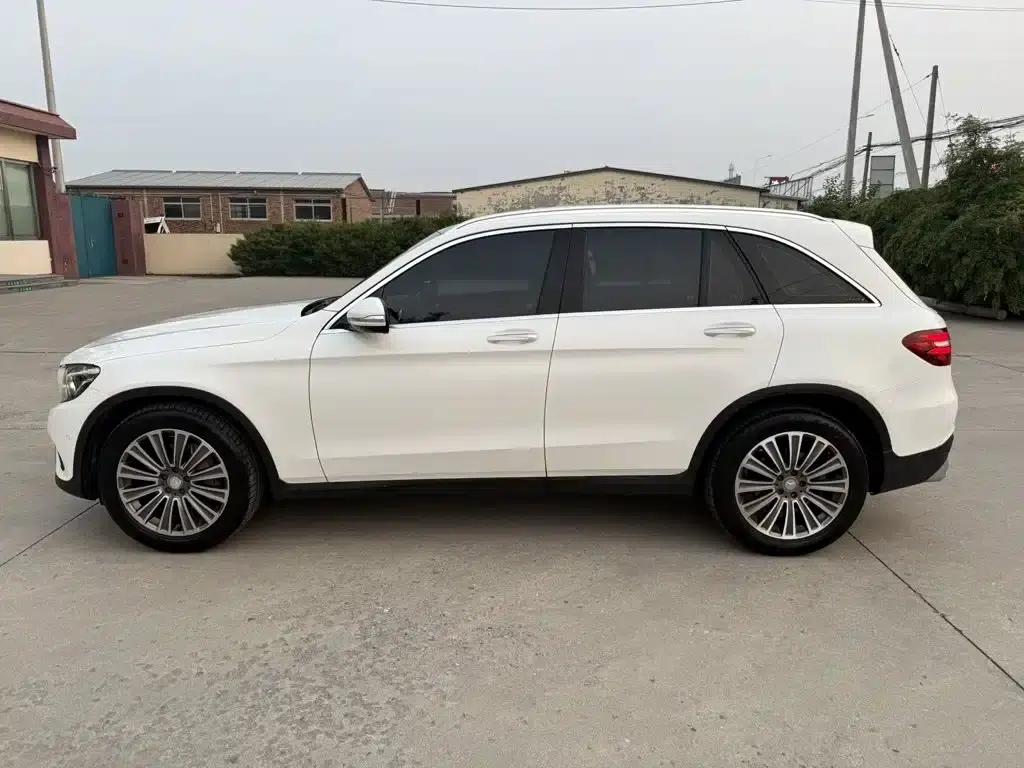 2017 Mercedes-Benz GLC 260 4MATIC Luxury — миниатюра 3