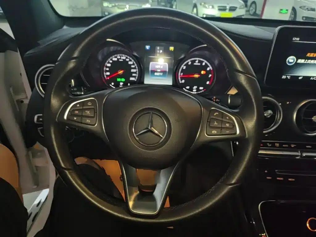 2017 Mercedes-Benz GLC 260 4MATIC Luxury — миниатюра 11