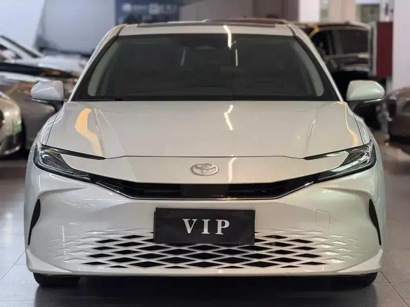 2024 Camry 2.0GVP Luxury Edition — миниатюра 2