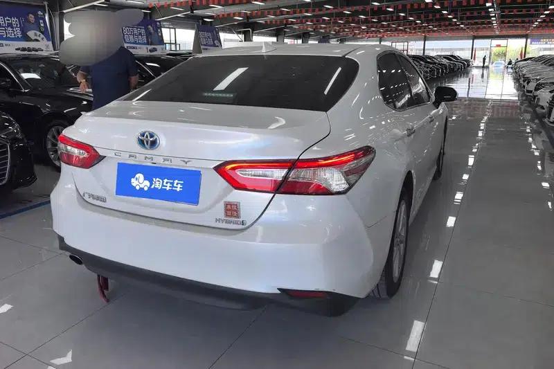 Camry 2021 Hybrid 2.5HGVP Leading Edition — миниатюра 3