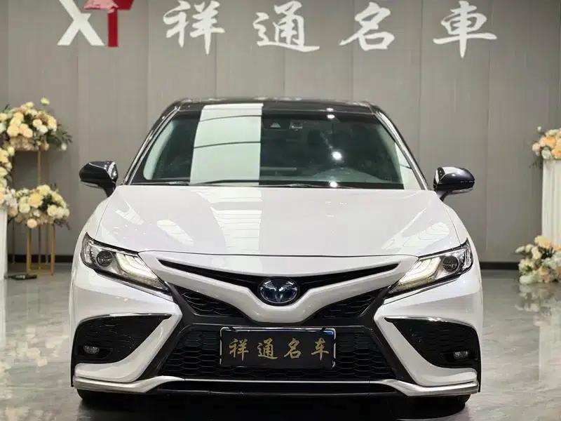 Camry 2021 Hybrid 2.5HS Sport Edition — миниатюра 2