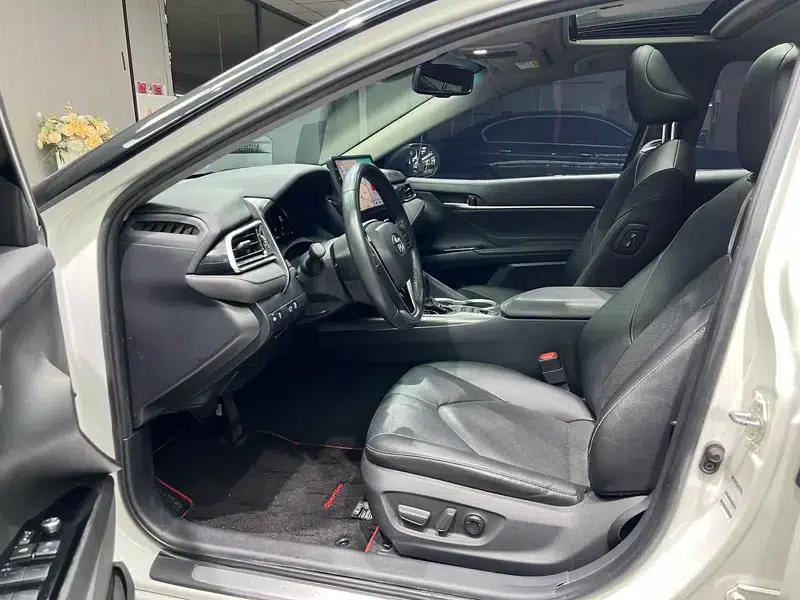 Camry 2021 Hybrid 2.5HS Sport Edition — миниатюра 13