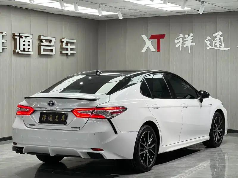 Camry 2021 Hybrid 2.5HS Sport Edition — миниатюра 6