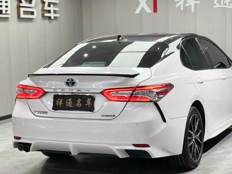 Camry 2021 Hybrid 2.5HS Sport Edition — миниатюра 7