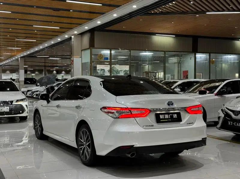 Camry 2021 Hybrid 2.5HQ Flagship Edition — миниатюра 4
