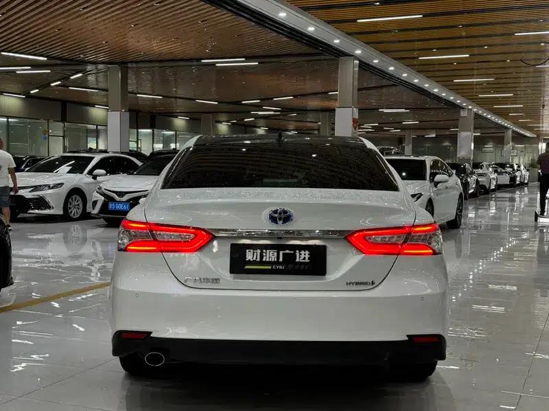 Camry 2021 Hybrid 2.5HQ Flagship Edition — миниатюра 5