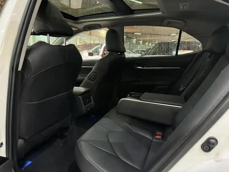 Camry 2021 Hybrid 2.5HQ Flagship Edition — миниатюра 10