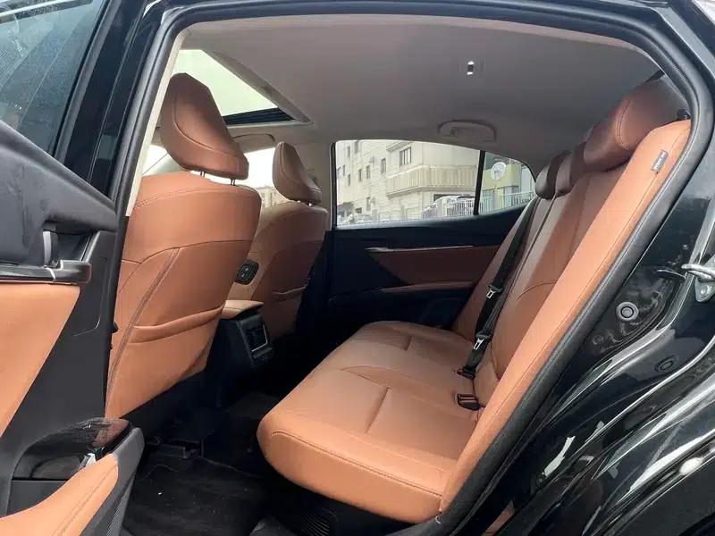 2024 Camry Hybrid 2.0HGVP Luxury Edition — миниатюра 16