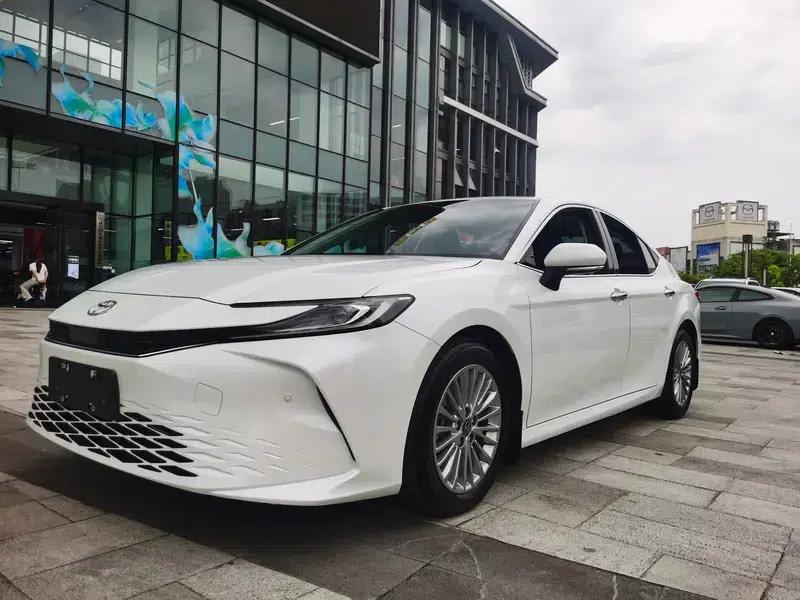 2026 Camry 2.0GVP Luxury Edition — миниатюра 1