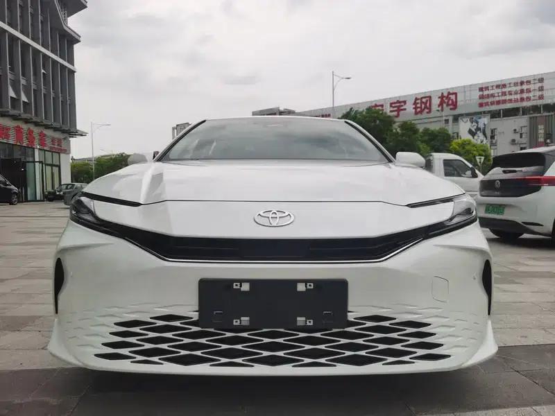 2026 Camry 2.0GVP Luxury Edition — миниатюра 2