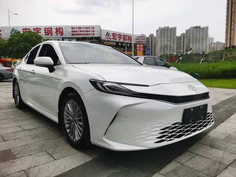 2026 Camry 2.0GVP Luxury Edition — миниатюра 3