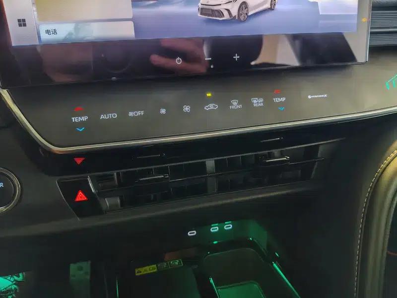 2024 Camry Hybrid 2.0HXS Sport Plus Edition — миниатюра 12