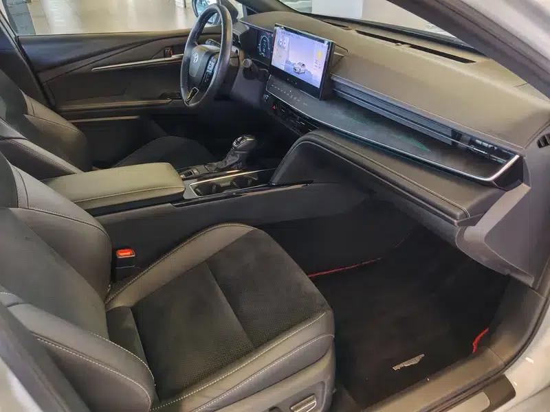 2024 Camry Hybrid 2.0HXS Sport Plus Edition — миниатюра 23