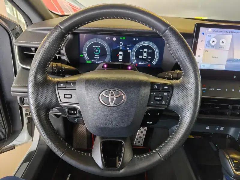 2024 Camry Hybrid 2.0HXS Sport Plus Edition — миниатюра 27
