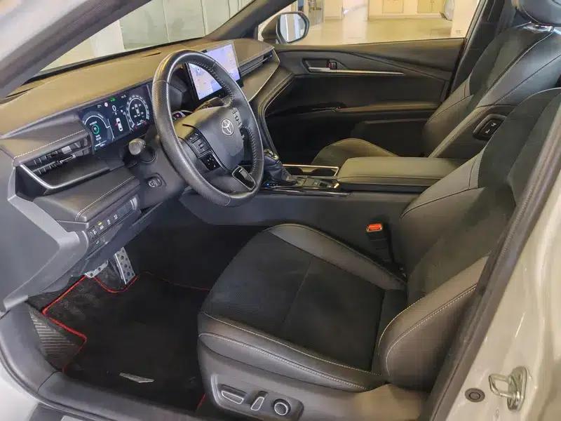 2024 Camry Hybrid 2.0HXS Sport Plus Edition — миниатюра 32
