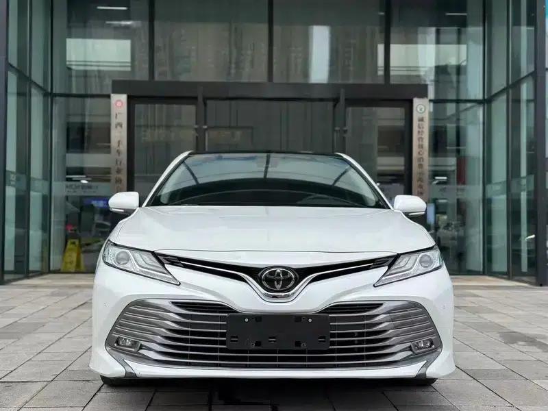Camry 2019 Facelift 2.5G Luxury Edition — миниатюра 2