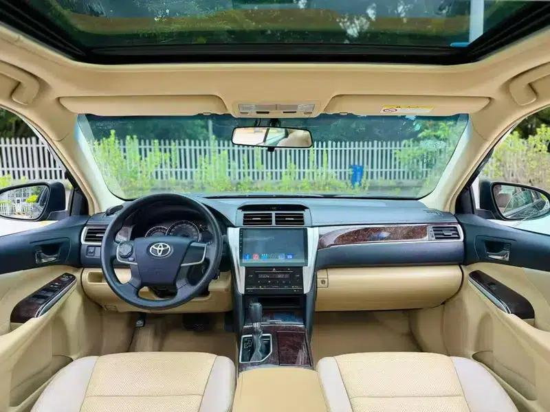 Camry 2016 2.0E 10th Anniversary Elite Edition — миниатюра 6