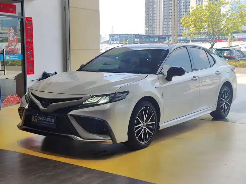Camry 2021 Hybrid 2.5HS Sport Edition — миниатюра 1
