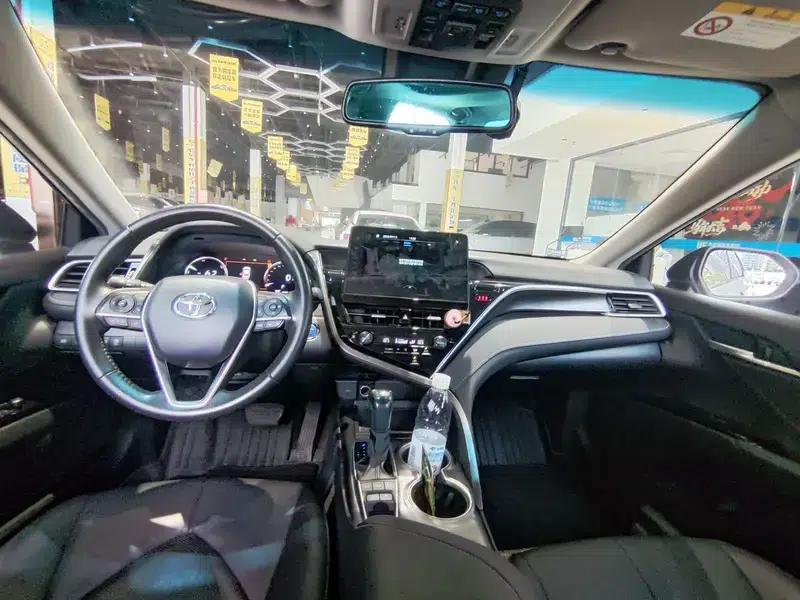 Camry 2021 Hybrid 2.5HS Sport Edition — миниатюра 6