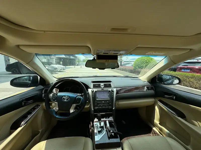 2015 Camry 2.5G Luxury Navigation Edition — миниатюра 6