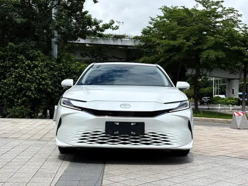 2024 Camry 2.0GVP Luxury Edition — миниатюра 2