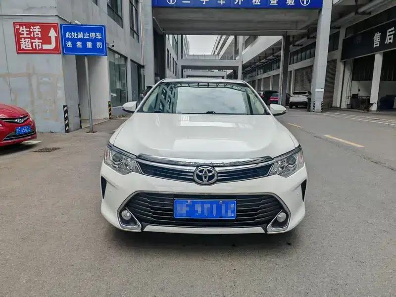 Camry 2016 2.0E 10th Anniversary Elite Edition — миниатюра 2