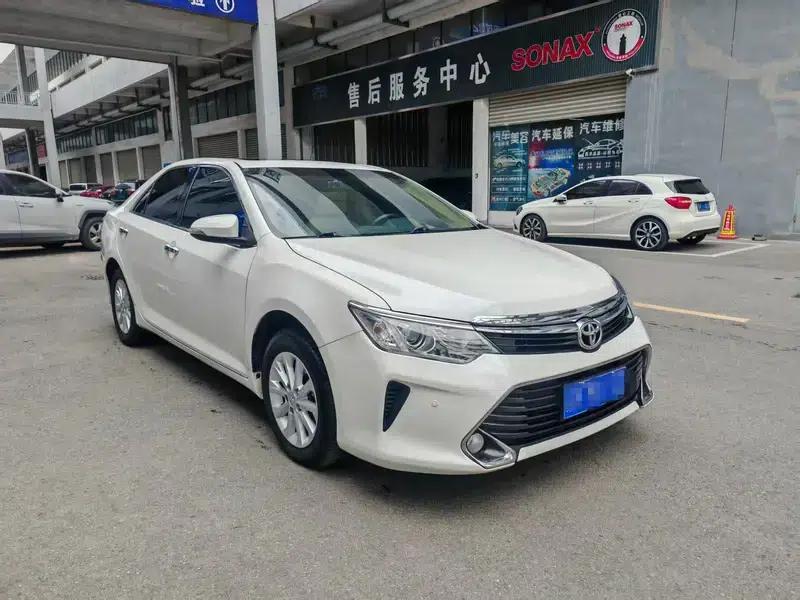Camry 2016 2.0E 10th Anniversary Elite Edition — миниатюра 3