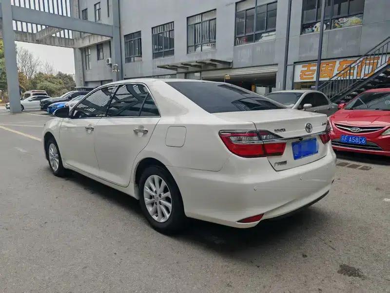 Camry 2016 2.0E 10th Anniversary Elite Edition — миниатюра 4