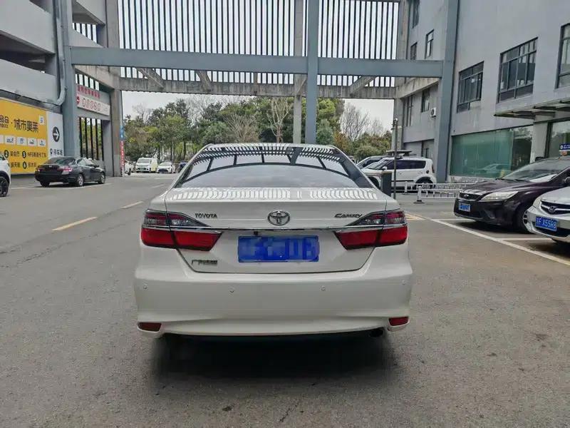 Camry 2016 2.0E 10th Anniversary Elite Edition — миниатюра 5