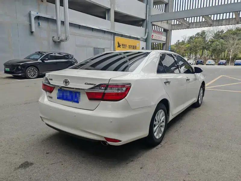 Camry 2016 2.0E 10th Anniversary Elite Edition — миниатюра 6
