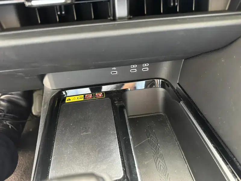 2024 Camry Hybrid 2.0HGVP Luxury Edition — миниатюра 13
