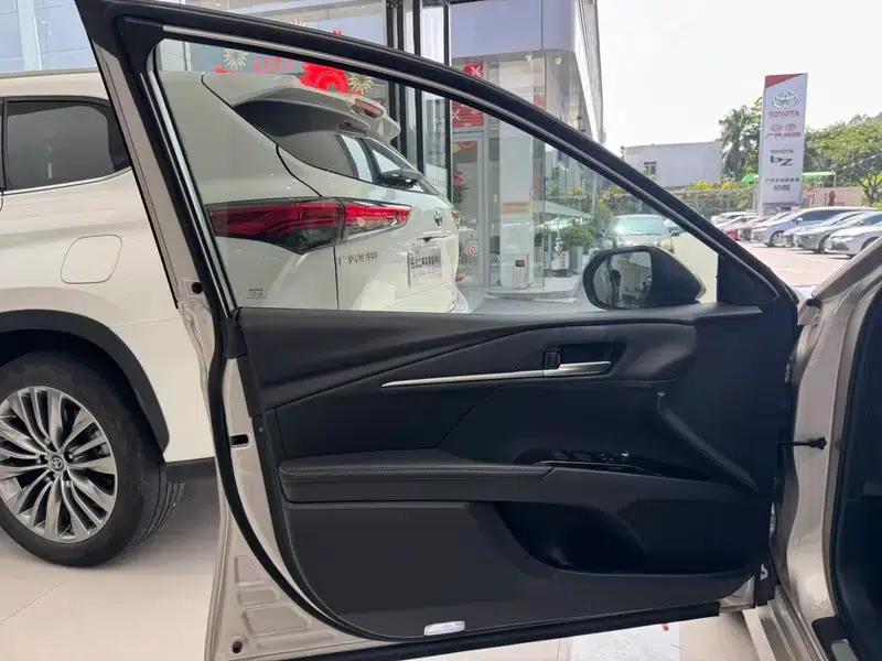 2024 Camry Hybrid 2.0HGVP Luxury Edition — миниатюра 27