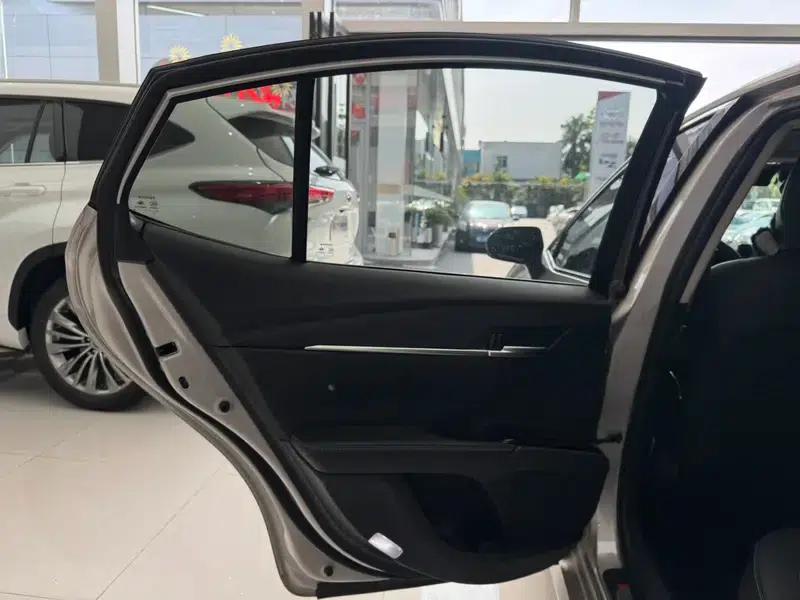 2024 Camry Hybrid 2.0HGVP Luxury Edition — миниатюра 28