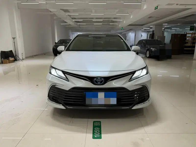 Camry 2022 Hybrid 2.5HE Elite PLUS Edition — миниатюра 2