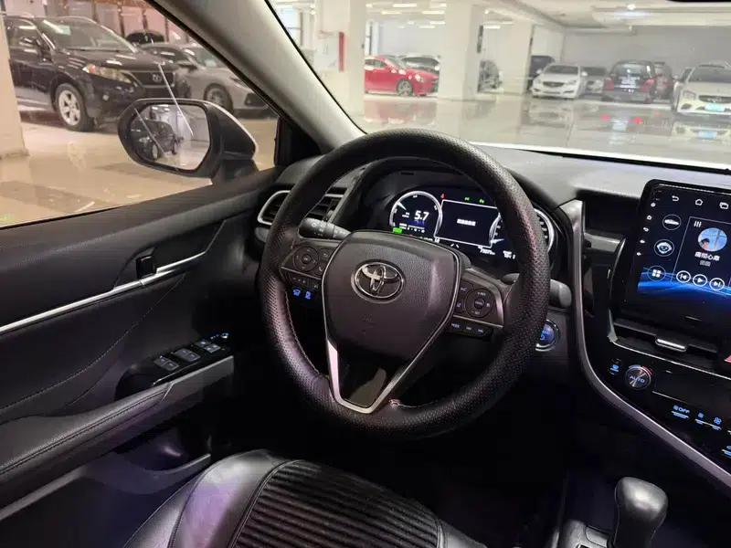 Camry 2022 Hybrid 2.5HE Elite PLUS Edition — миниатюра 11