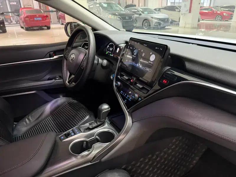 Camry 2022 Hybrid 2.5HE Elite PLUS Edition — миниатюра 14