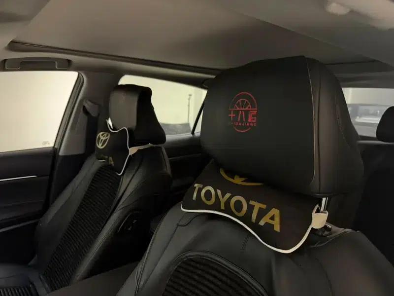 Camry 2022 Hybrid 2.5HE Elite PLUS Edition — миниатюра 16