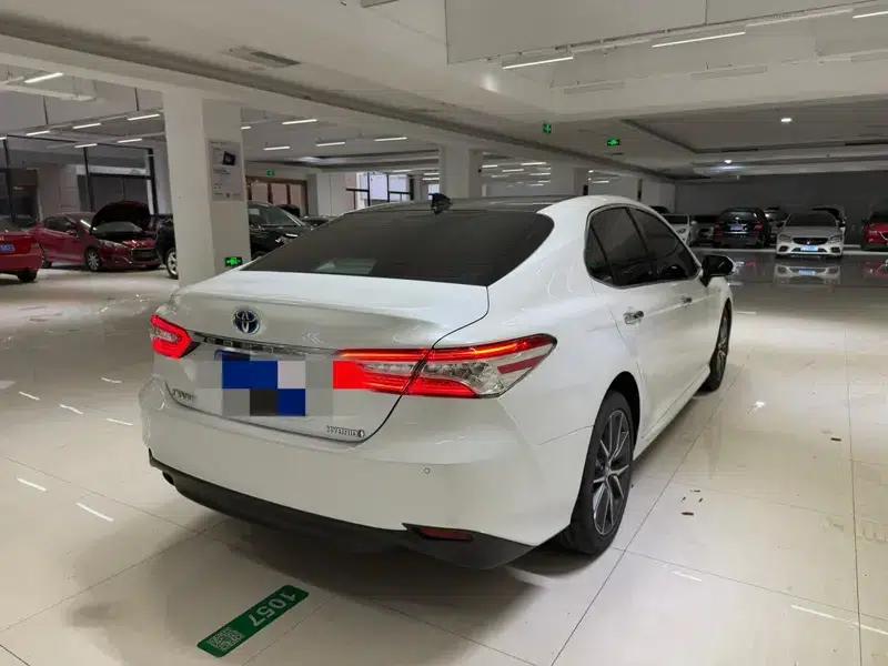 Camry 2022 Hybrid 2.5HE Elite PLUS Edition — миниатюра 5