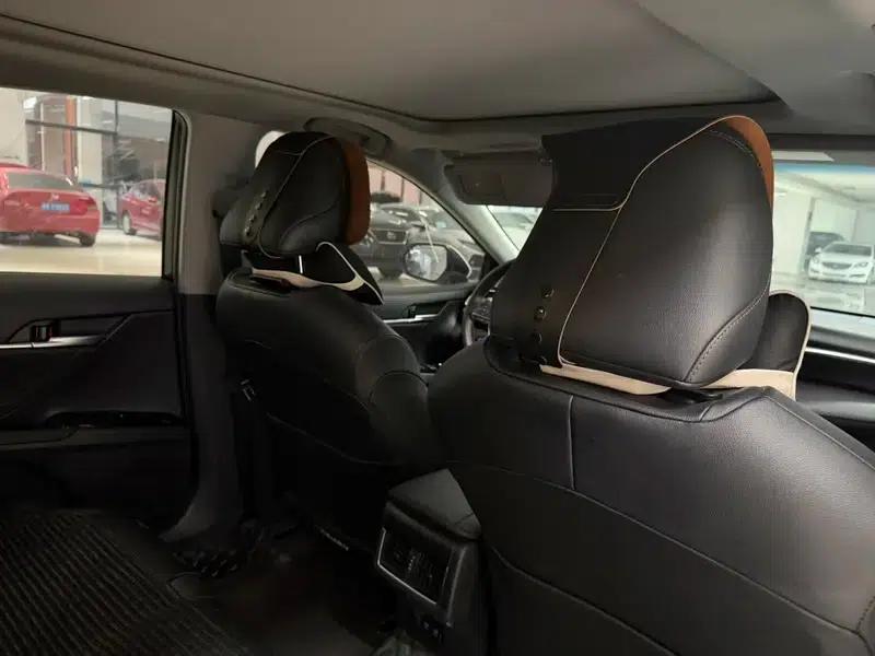 Camry 2022 Hybrid 2.5HE Elite PLUS Edition — миниатюра 7