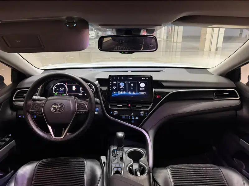 Camry 2022 Hybrid 2.5HE Elite PLUS Edition — миниатюра 9