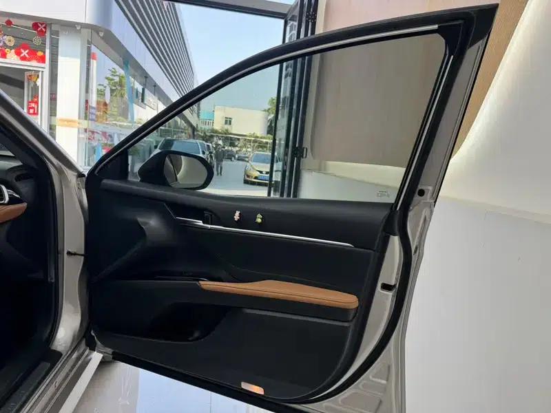 Camry 2021 Hybrid 2.5HG Luxury Edition — миниатюра 14
