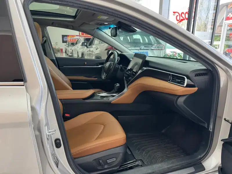 Camry 2021 Hybrid 2.5HG Luxury Edition — миниатюра 19