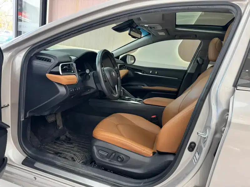 Camry 2021 Hybrid 2.5HG Luxury Edition — миниатюра 23