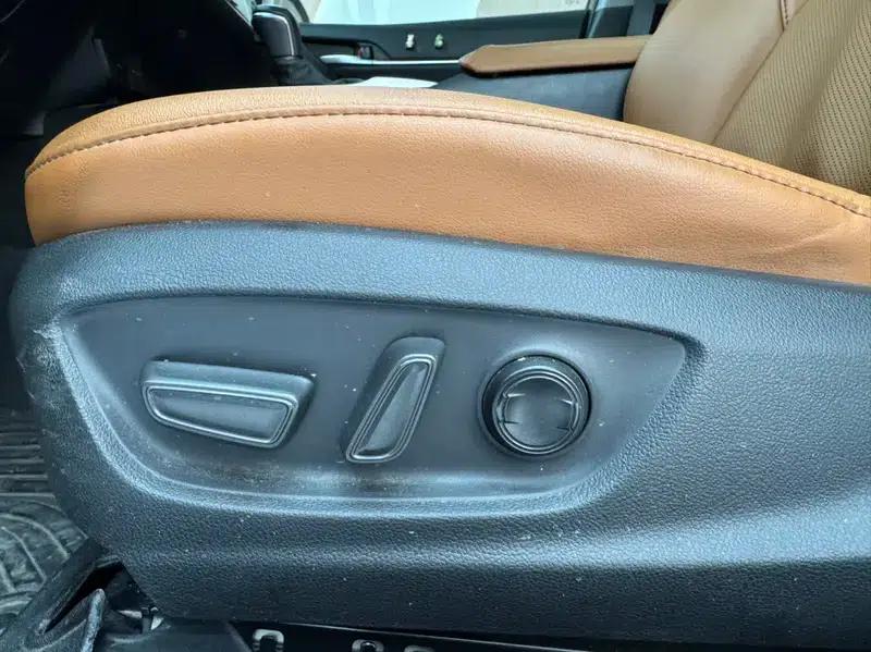 Camry 2021 Hybrid 2.5HG Luxury Edition — миниатюра 24