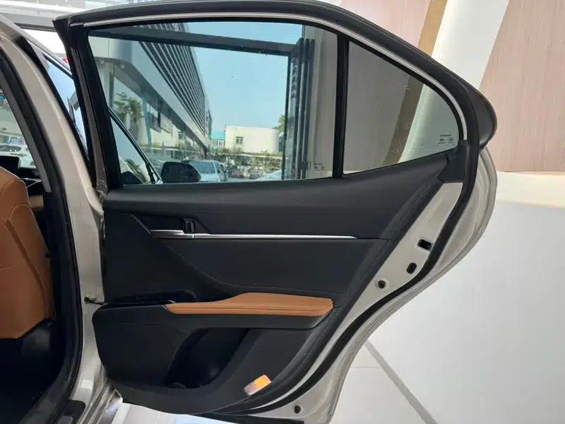 Camry 2021 Hybrid 2.5HG Luxury Edition — миниатюра 31