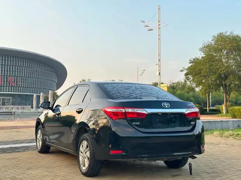 2014 Corolla 1.6L Manual GL — миниатюра 4