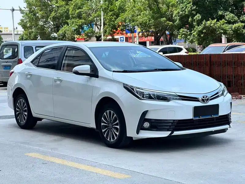 2017 Toyota Corolla Facelift 1.2T S-CVT GL (National V Emission Standard) — миниатюра 3